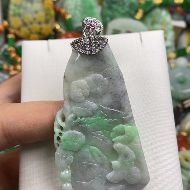 翡翠未镶嵌吊坠(赠链)