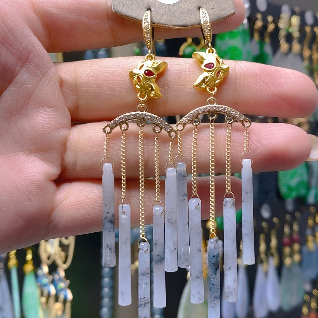 未镶嵌翡翠耳饰翡翠