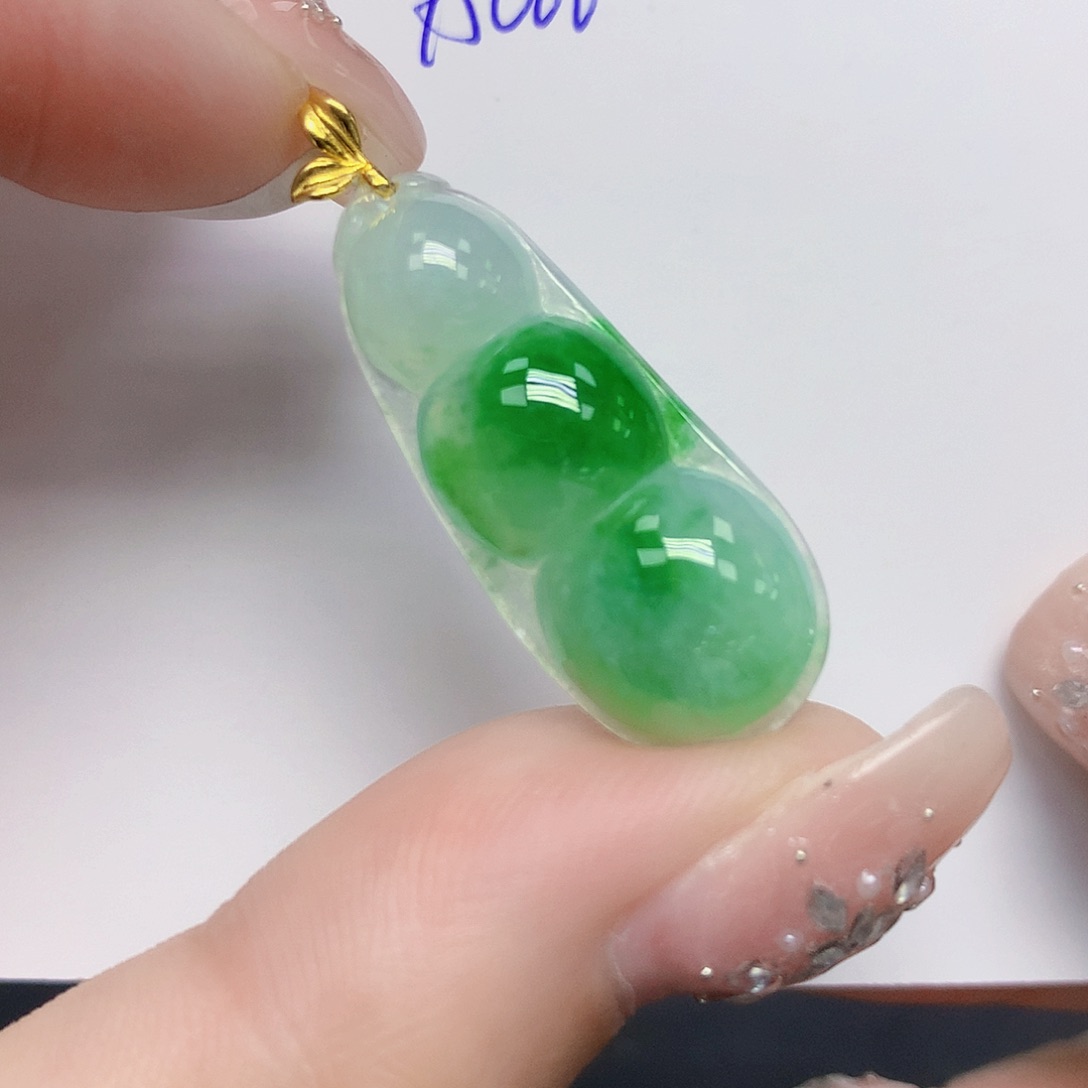 颈饰18K金镶嵌翡翠