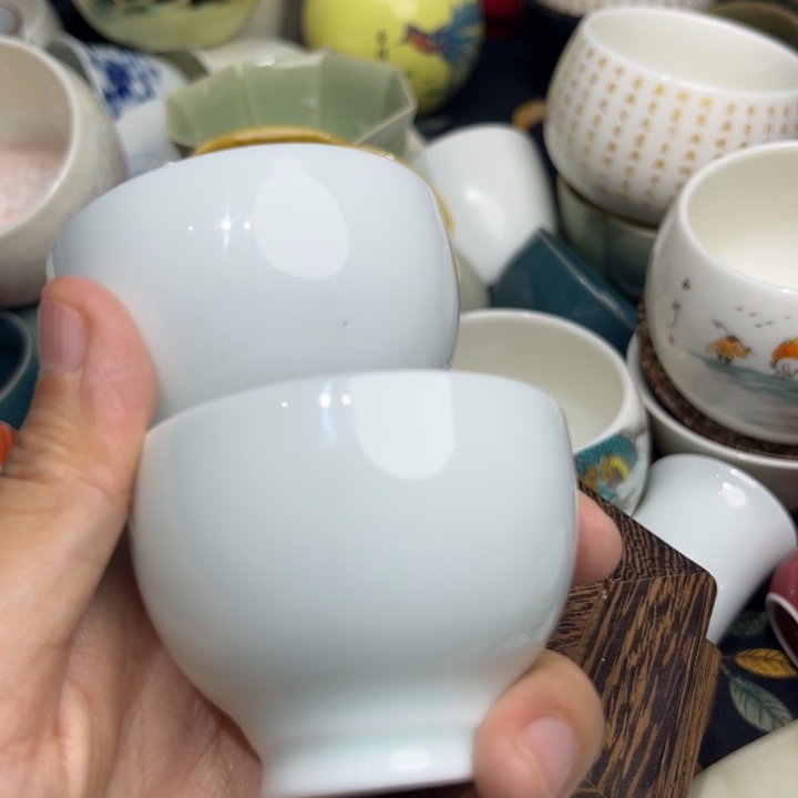 2只微瑕茶具介意勿拍