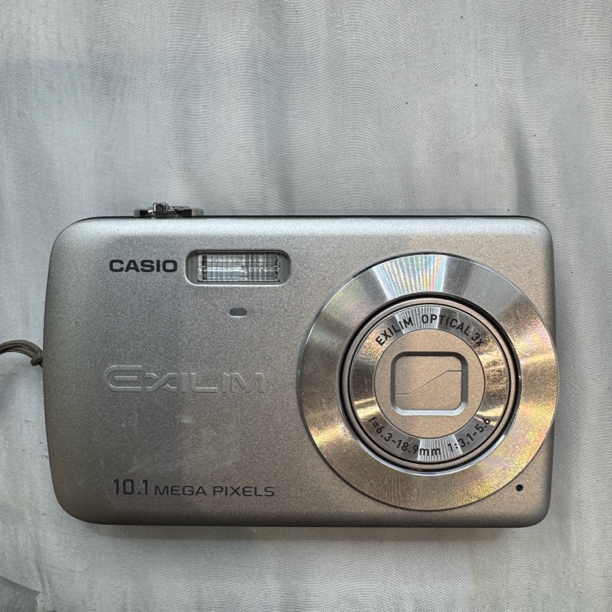 9新 Casio/卡西欧 卡西欧z33 1010万像素 3倍光学变焦