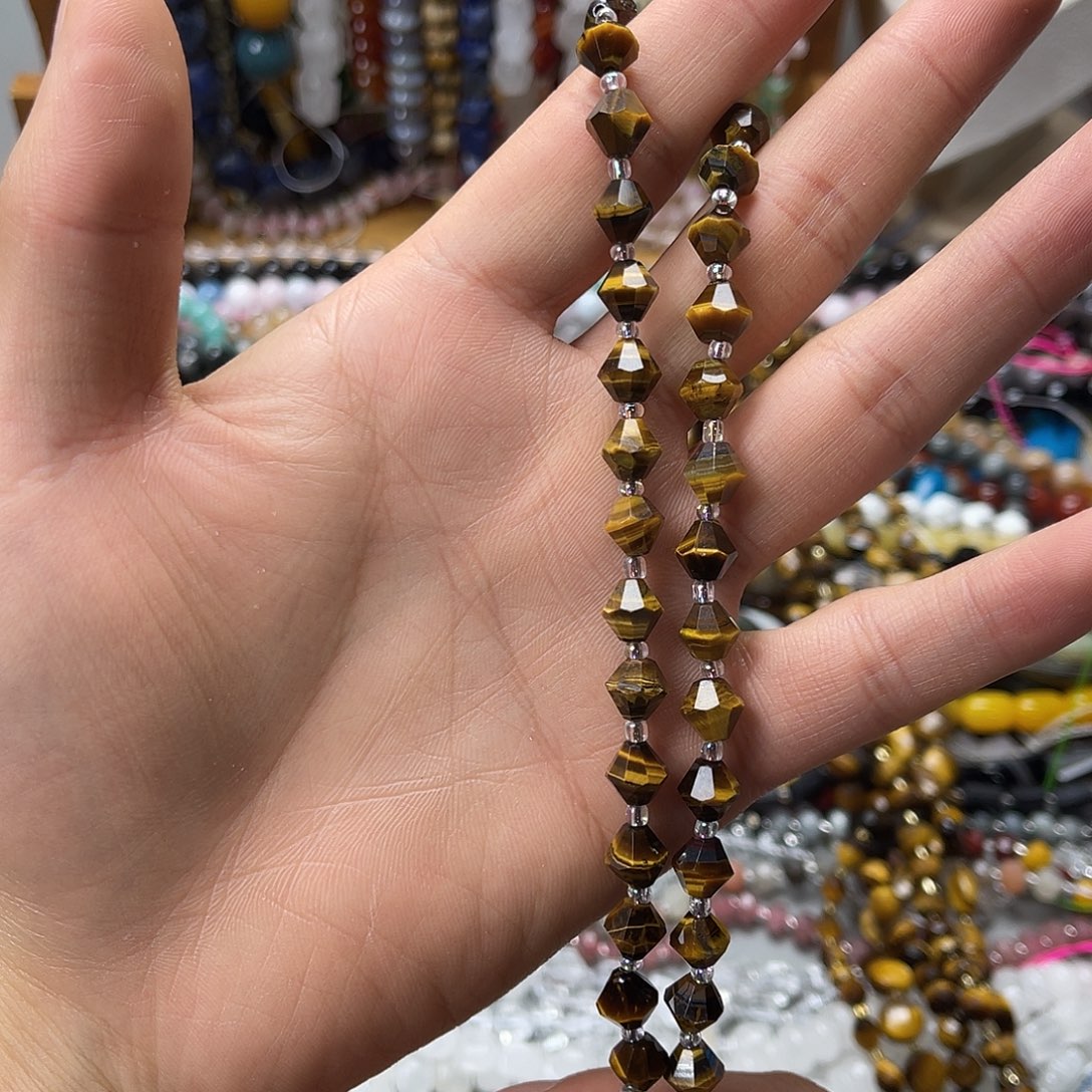 玛瑙/玉髓未镶嵌珠宝半成品卡8黄虎飞碟一条