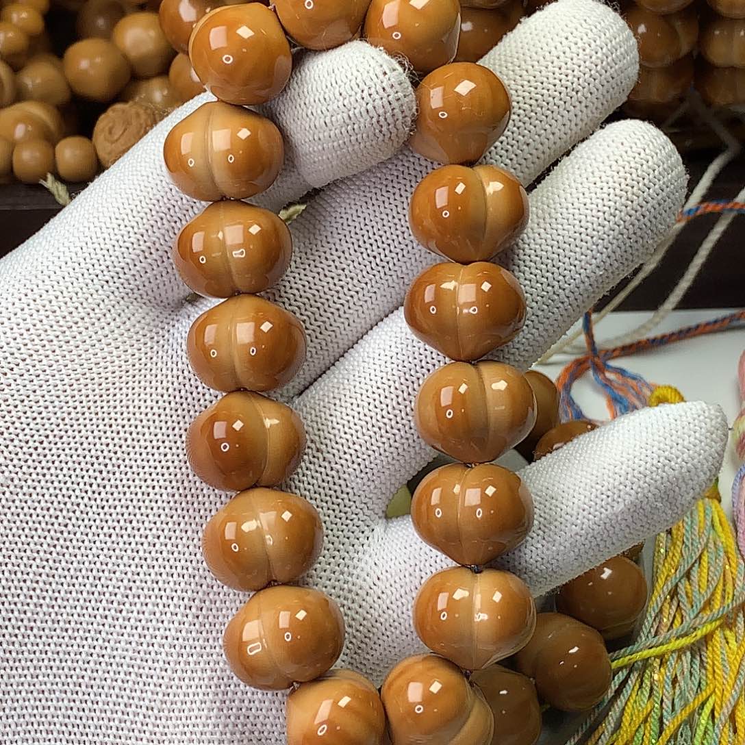 M***N桃核吊坠柯基屁桃