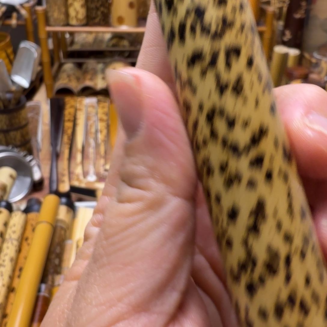 Z***T老芝麻竹香筒大哥拍下