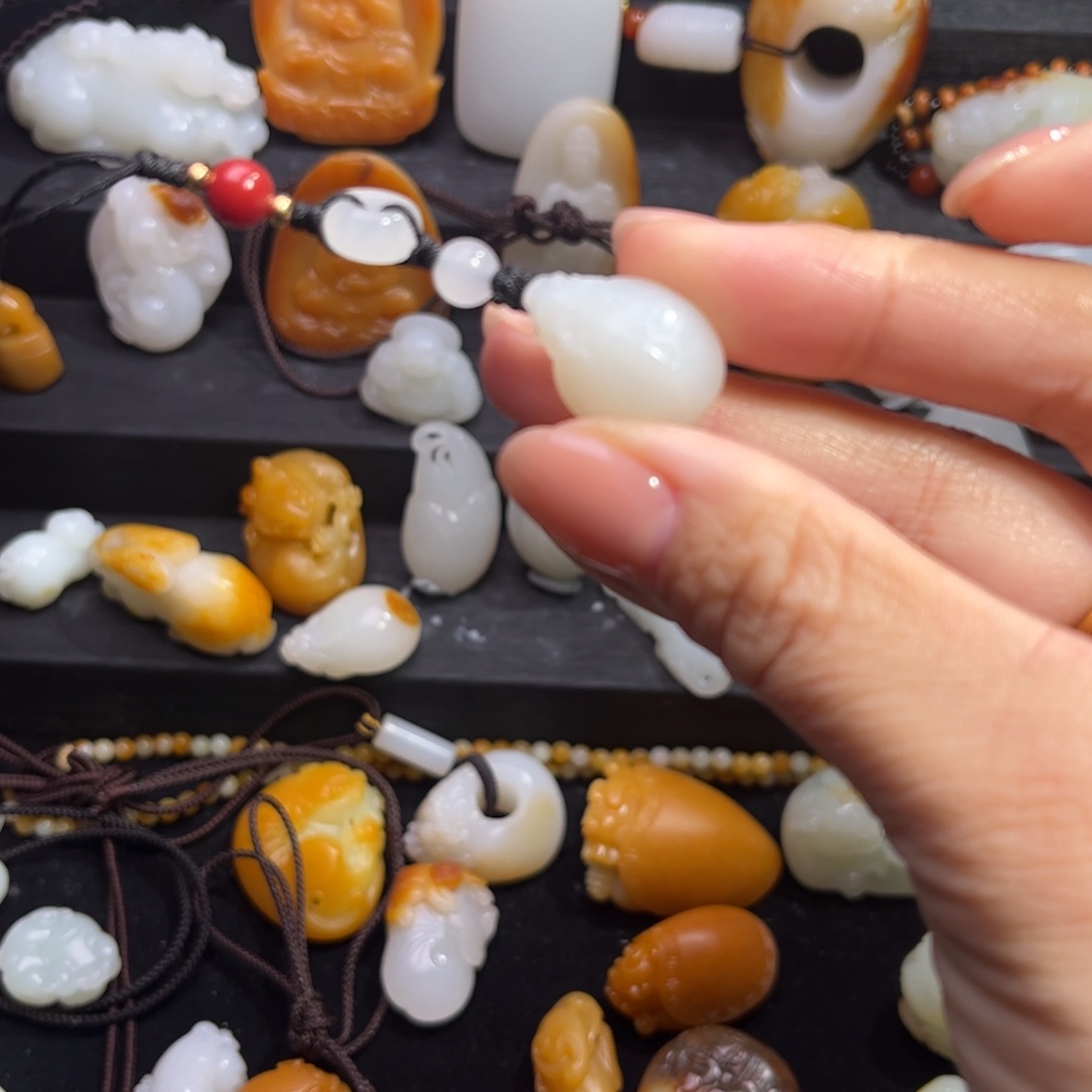 和田玉颈饰未镶嵌同****k