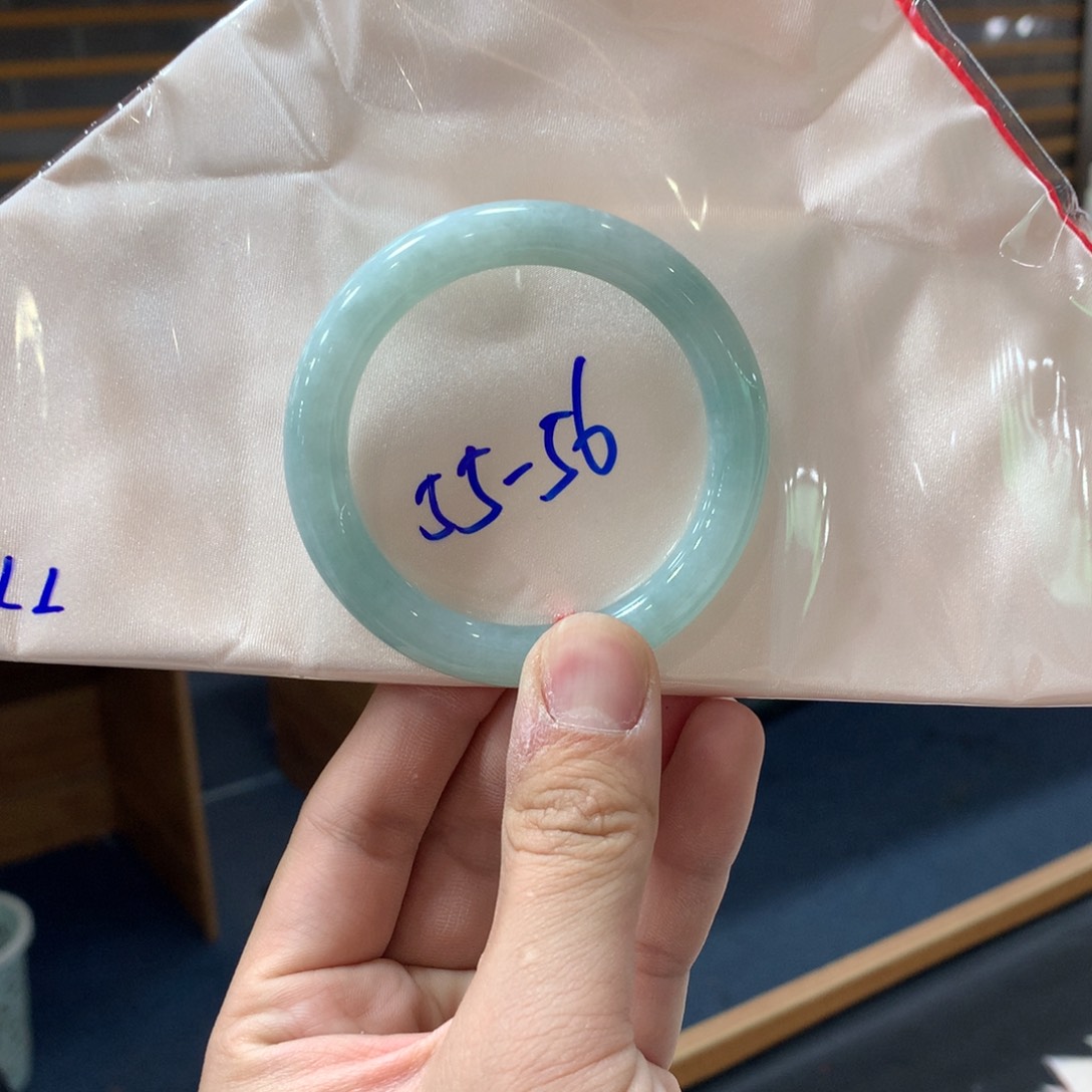 翡翠未镶嵌手镯翡翠