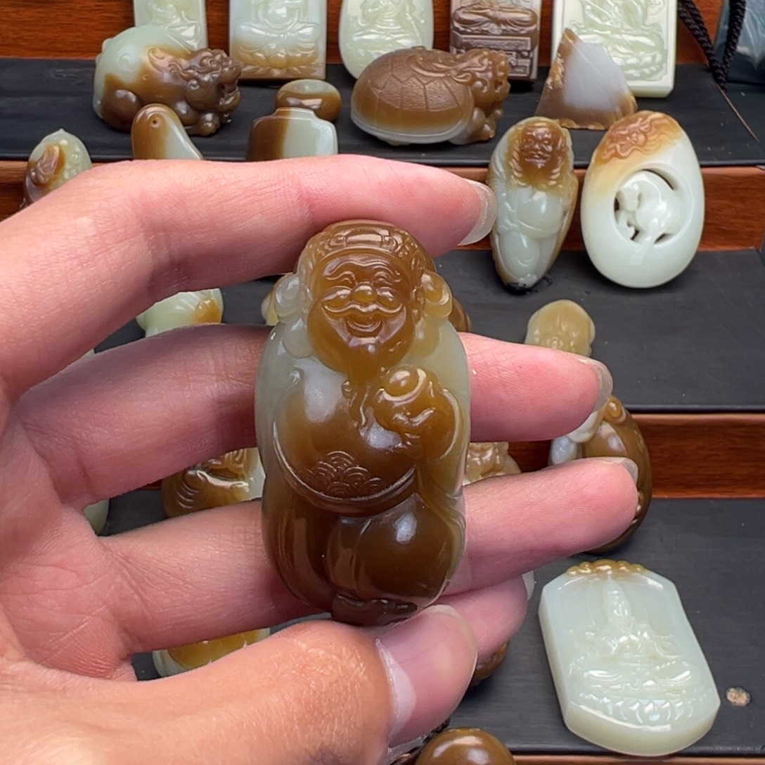 安***)和田玉（糖玉）未镶嵌颈饰