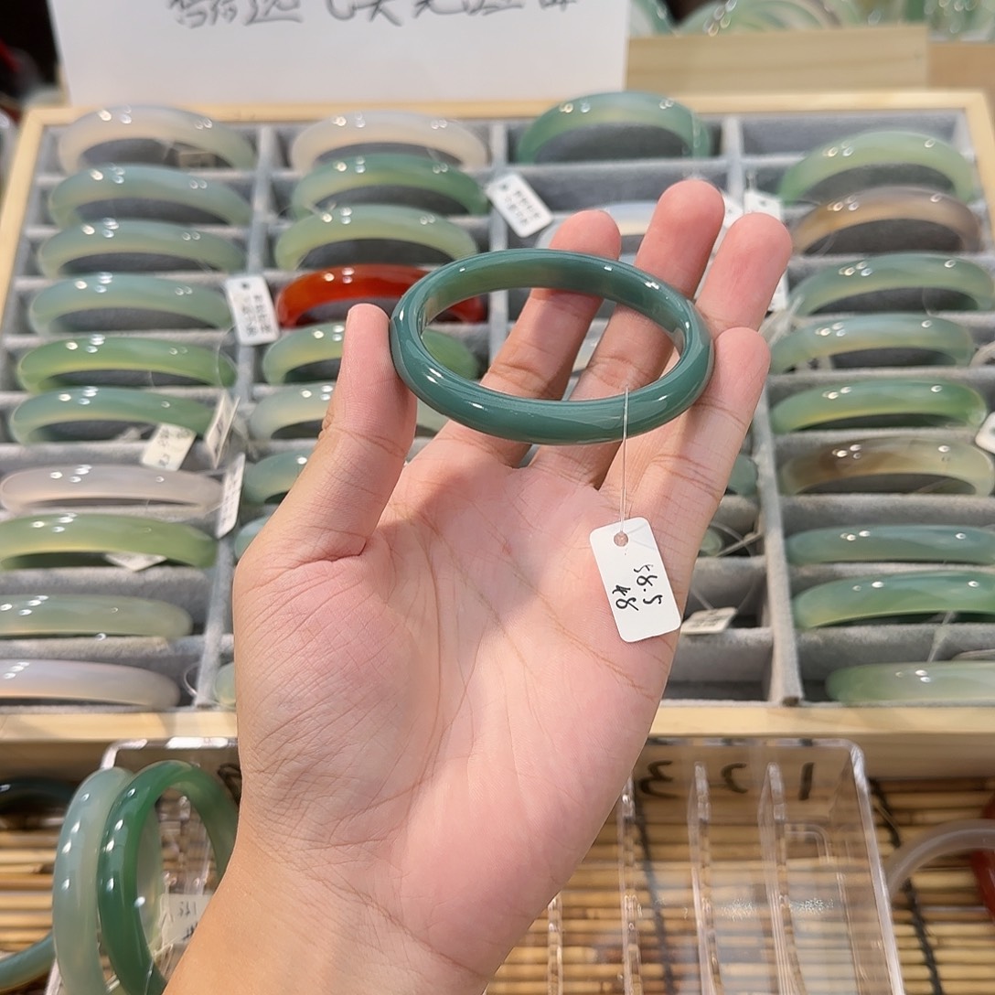 玛瑙/玉髓手镯未镶嵌圈口58.5