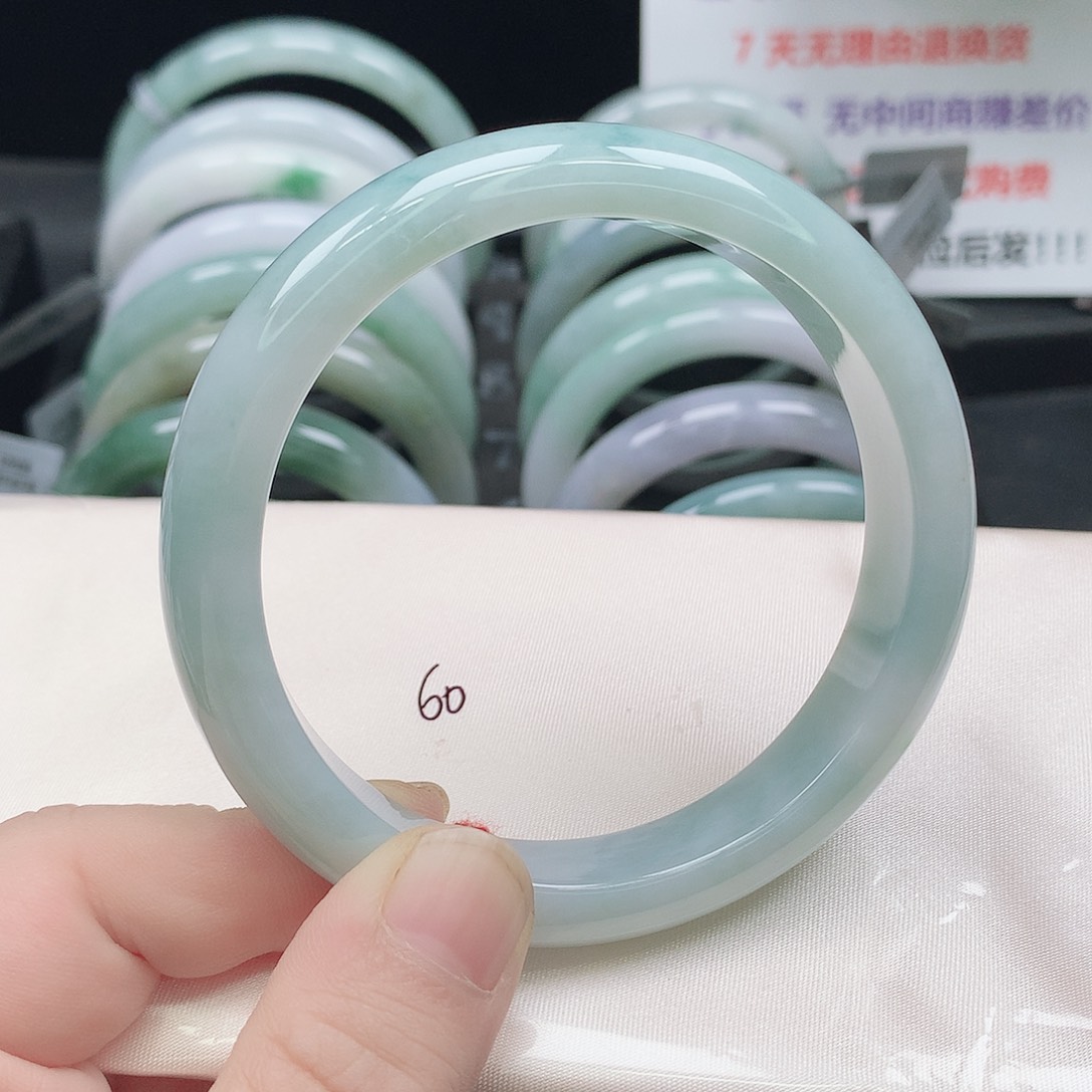 翡翠未镶嵌手镯221