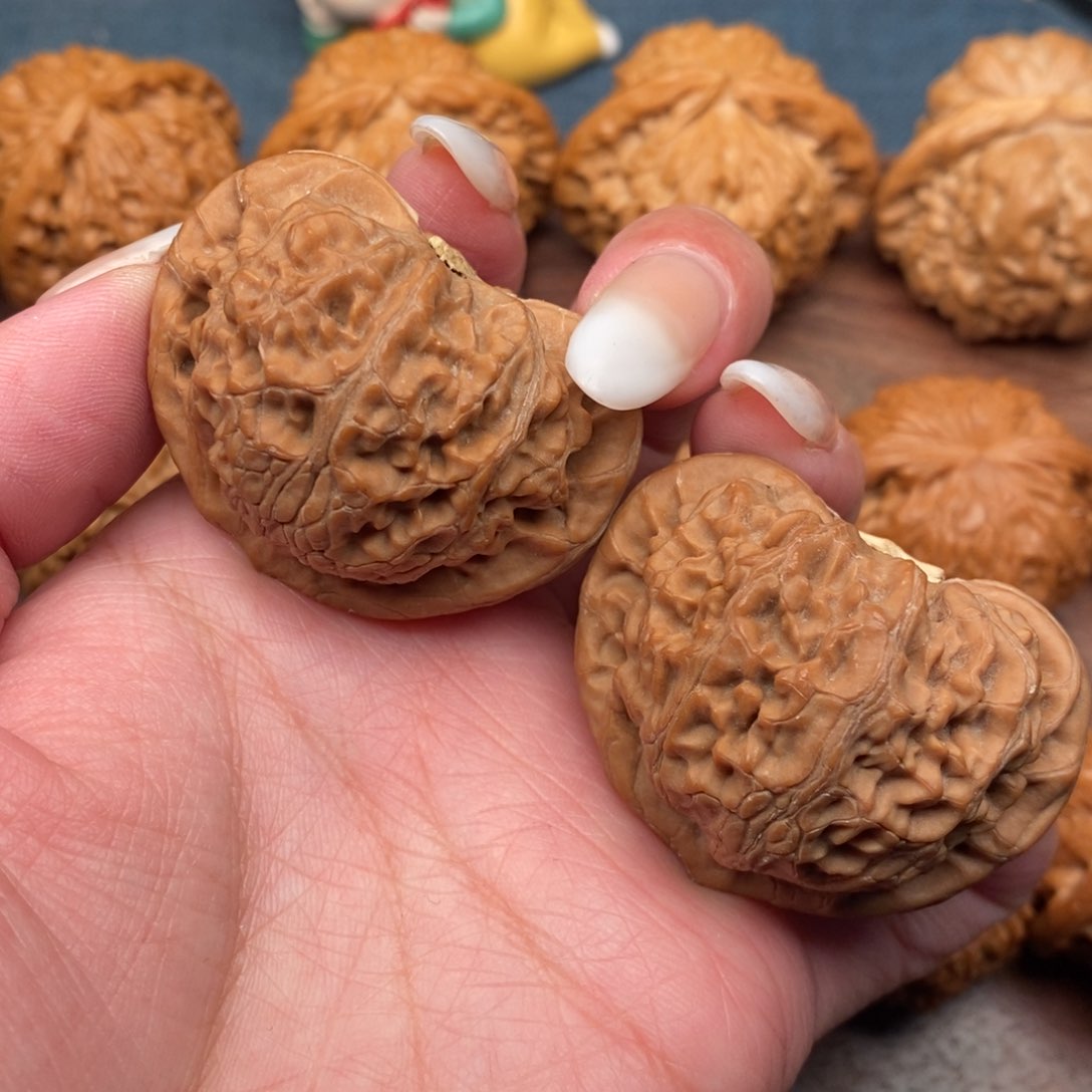 文玩核桃把件人****独全品桃心宫灯44