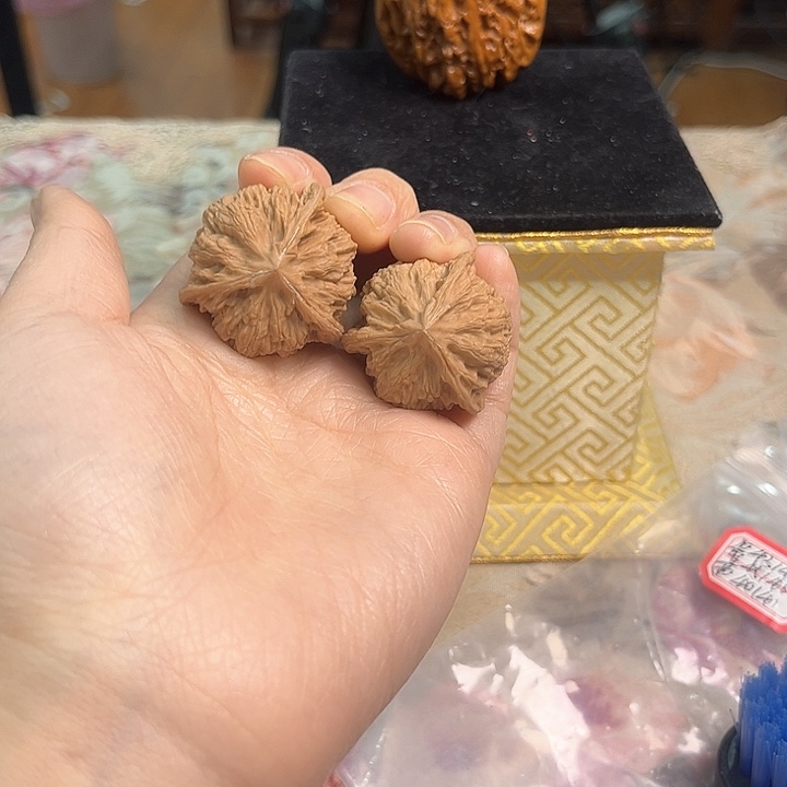 文玩核桃把件崔凯公子帽三棱