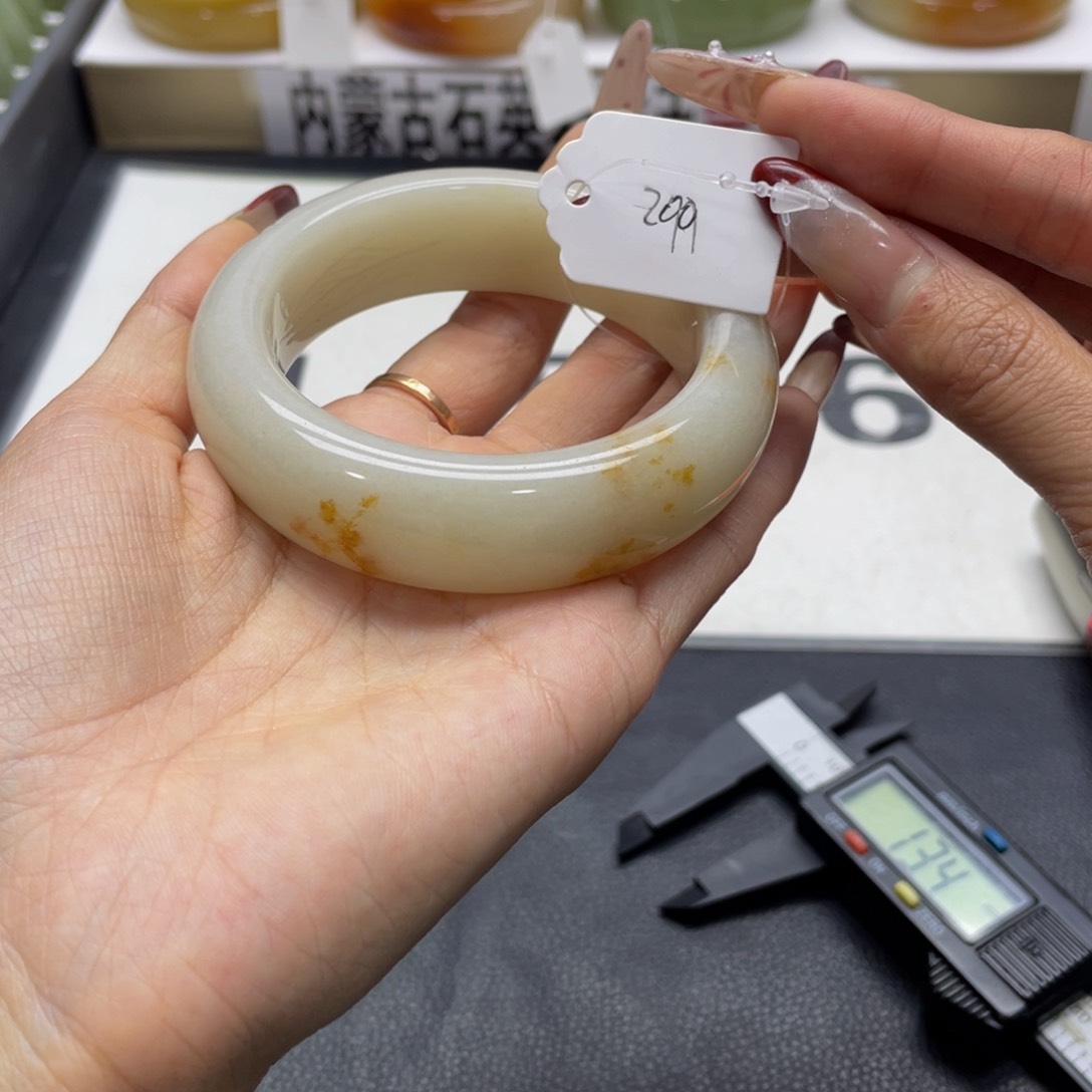 石英质玉手镯未镶嵌攒****✨