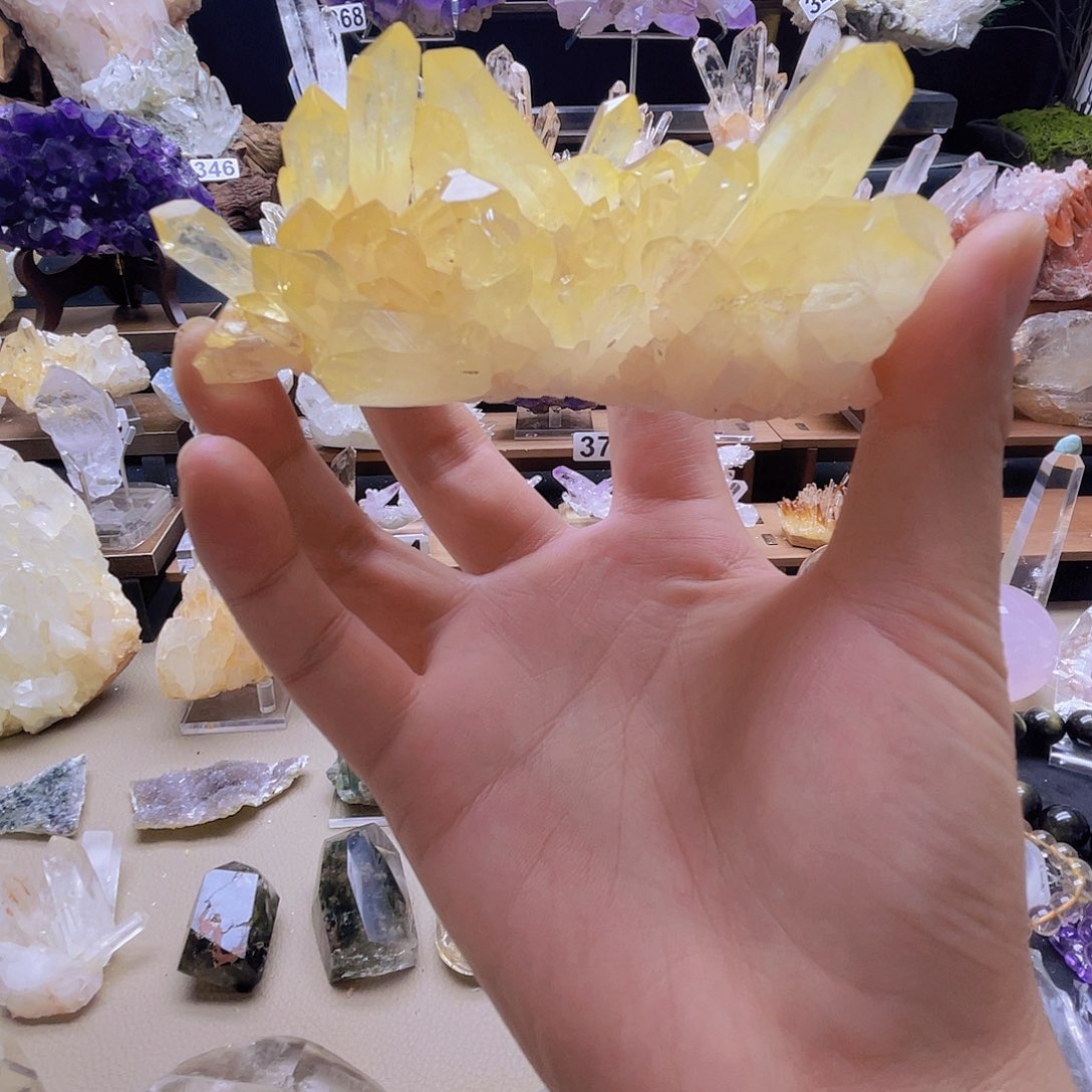 纯***水石材黄水晶簇      