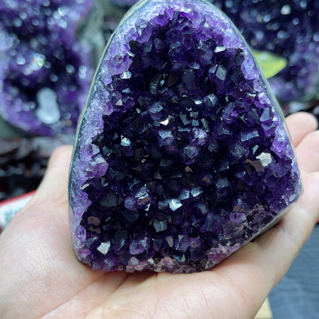 紫晶大型摆件（非配饰）未镶嵌