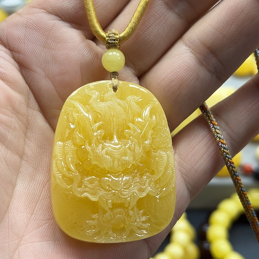 蜜蜡未镶嵌珠宝奇石