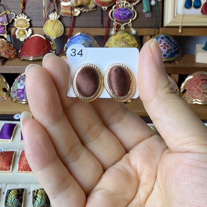 琉璃纯铜合金咖色耳钉