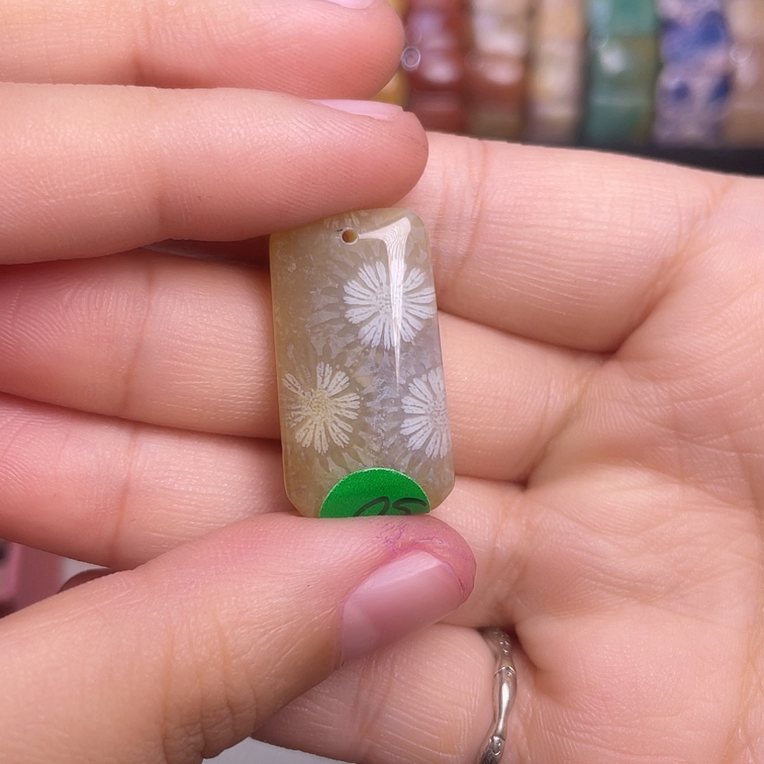 硅化玉未镶嵌圈果冻大花无事牌