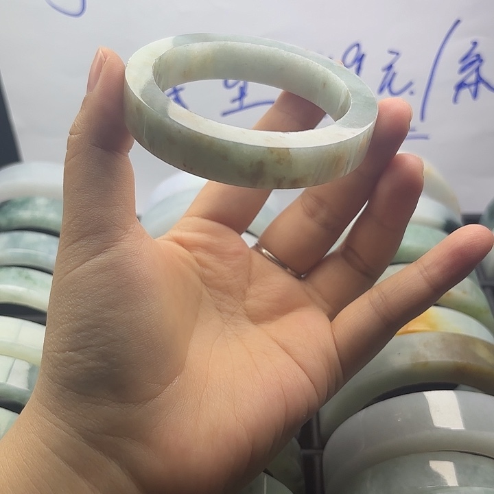 翡翠未镶嵌颈饰手镯57圈口