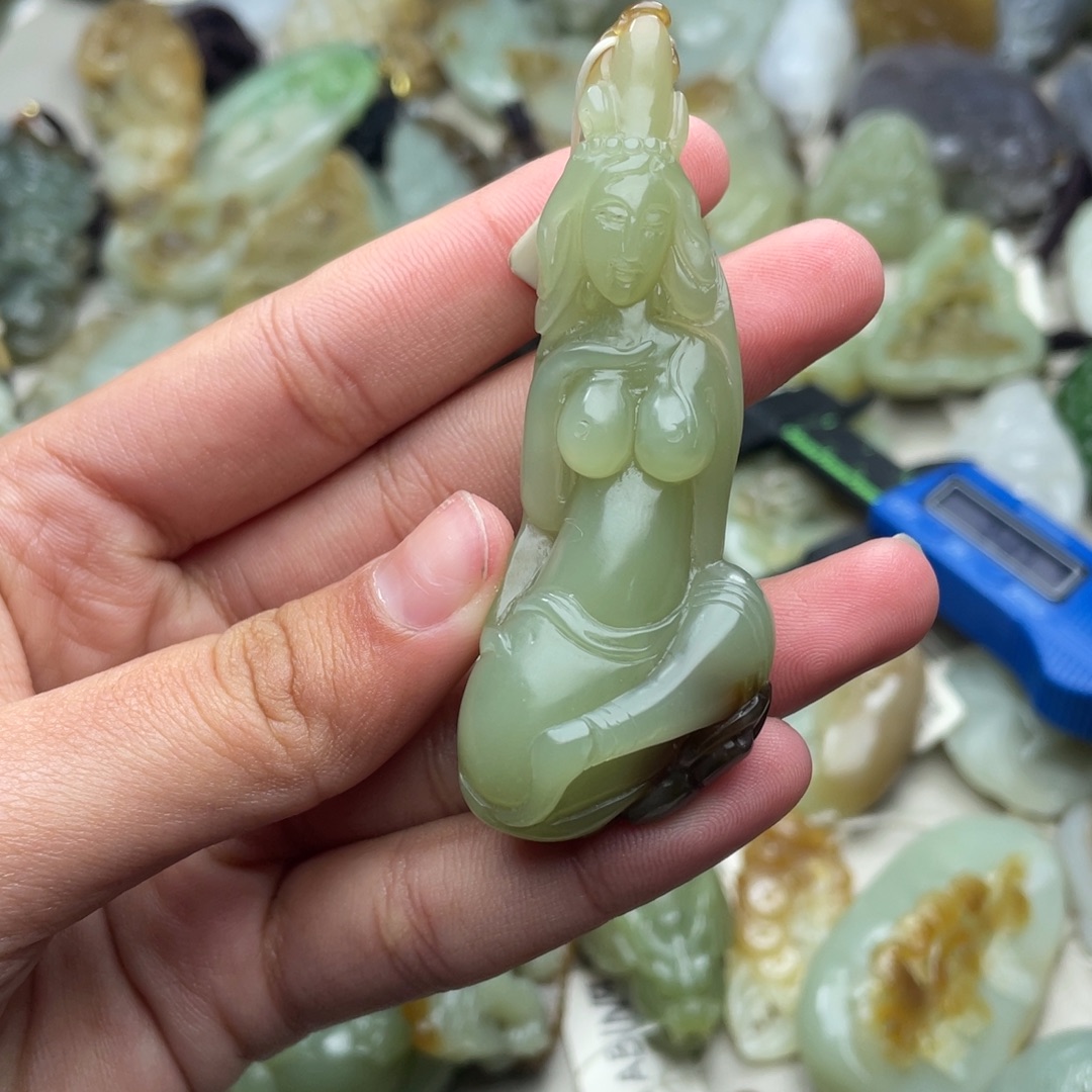 和田玉未镶嵌颈饰