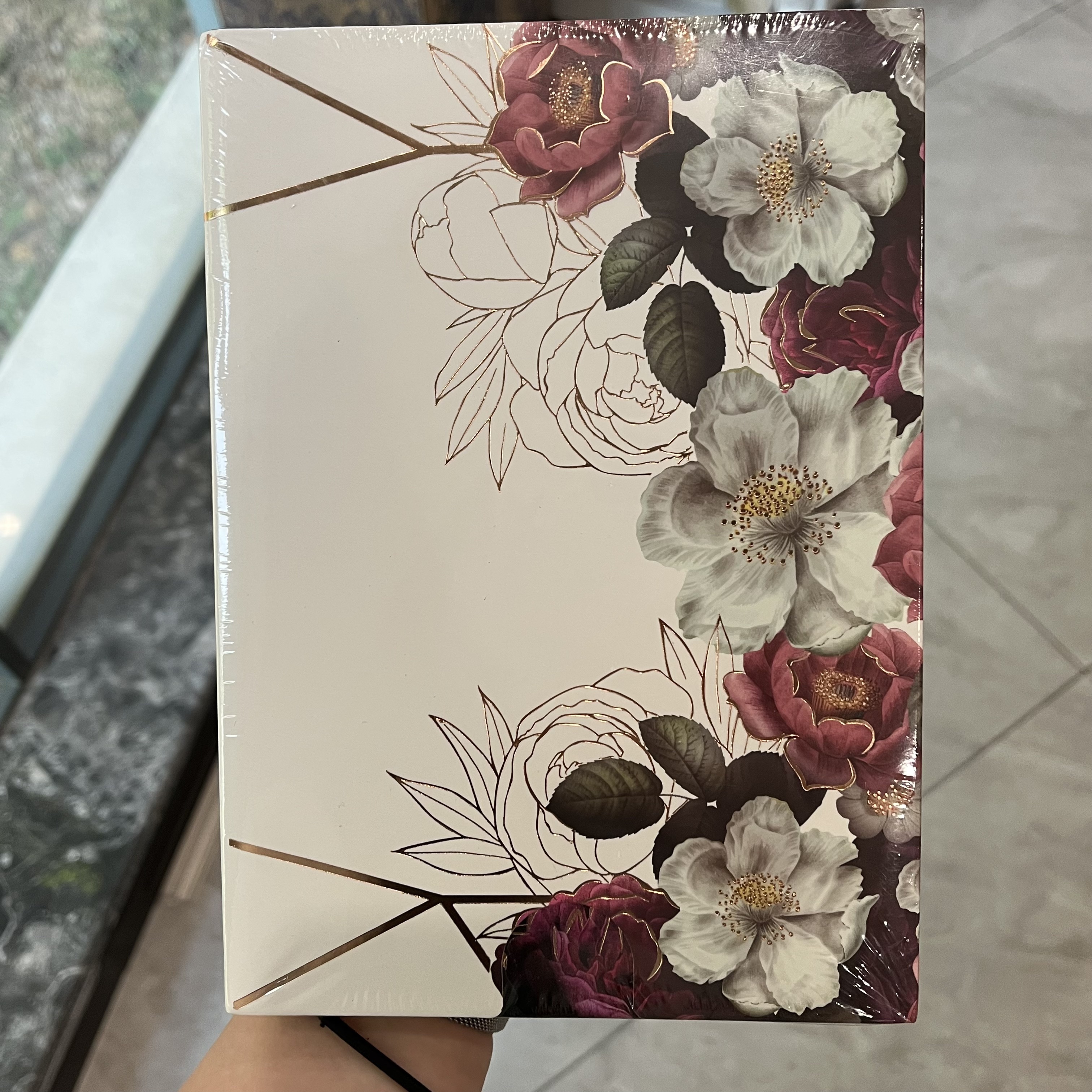 精致多色花卉本子