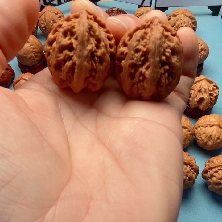 文玩核桃把件精品文玩手捻粗筋八棱元