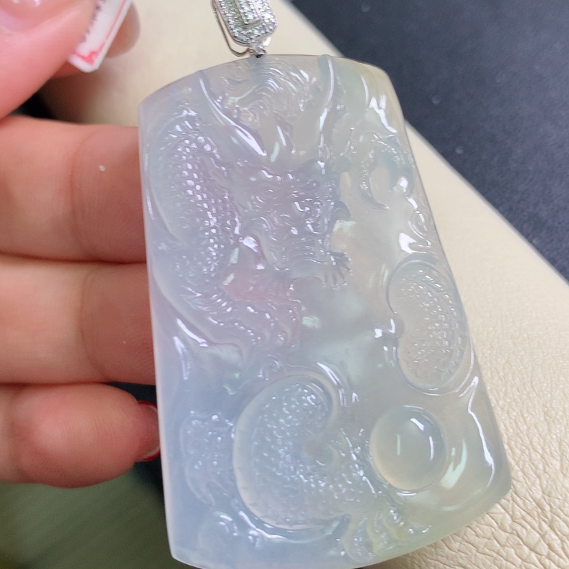 【闪购商品】翡翠颈饰18K金镶嵌龙牌