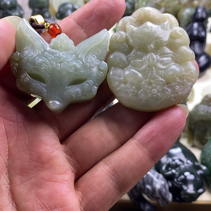 W***L颈饰未镶嵌和田玉