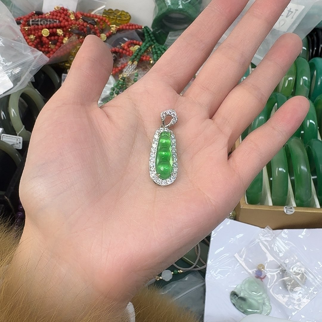 翡翠颈饰未镶嵌410号