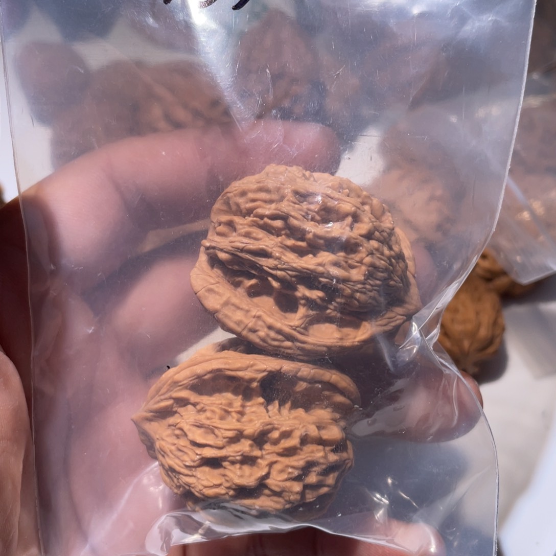 文玩核桃吊坠磐石