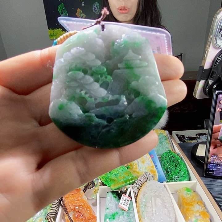 颈饰未镶嵌翡翠一