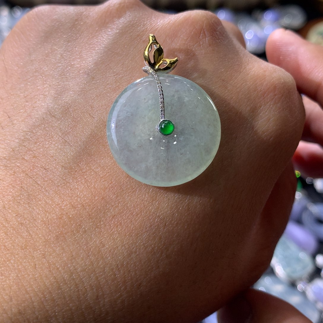 翡翠吊坠(不含链)18K金镶嵌