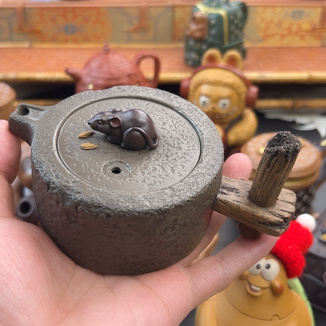 紫砂茶壶壶底刻满水煮花