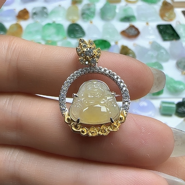 翡翠颈饰未镶嵌冰黄小佛