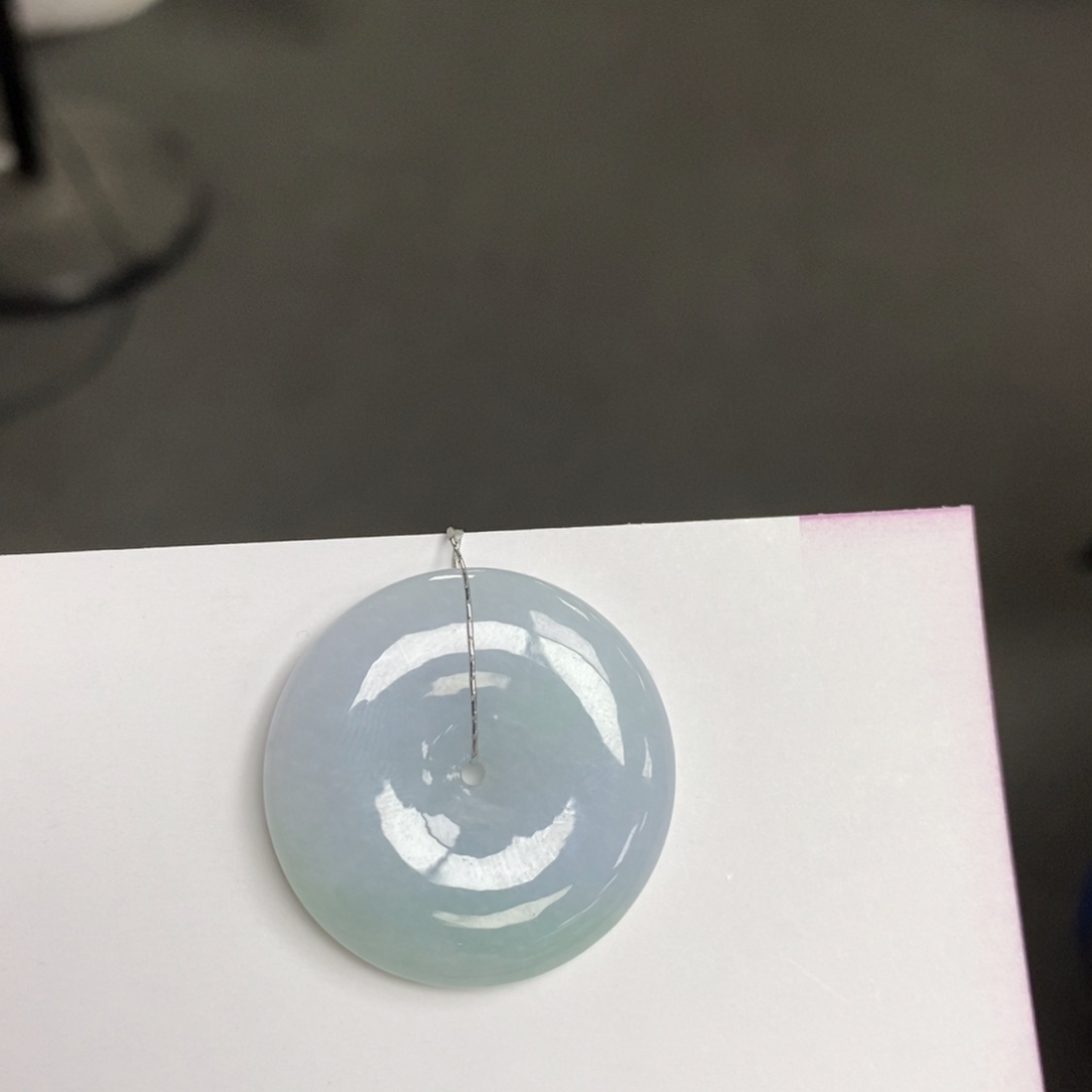 翡翠颈饰未镶嵌平安扣