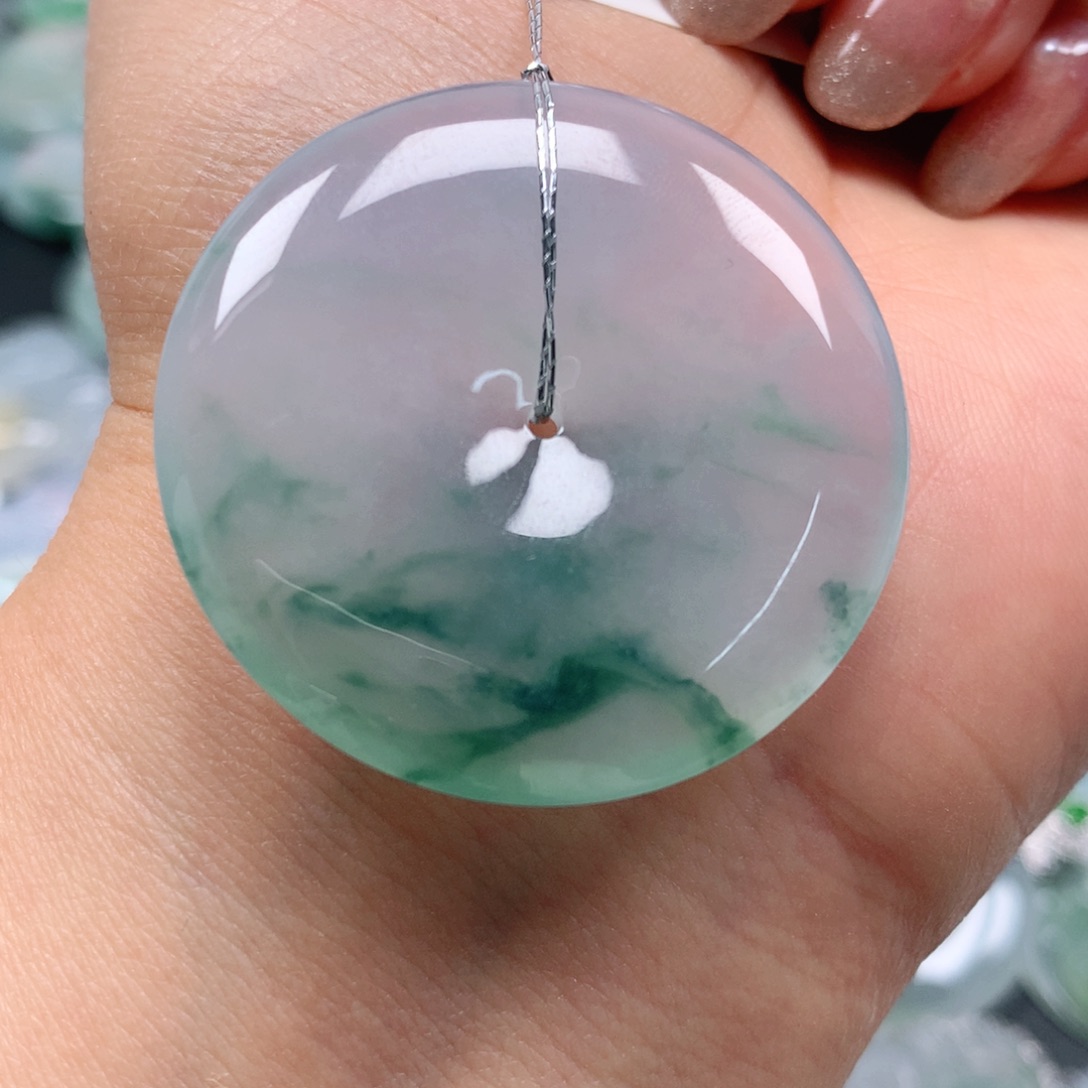 翡翠颈饰未镶嵌小*天然翡翠