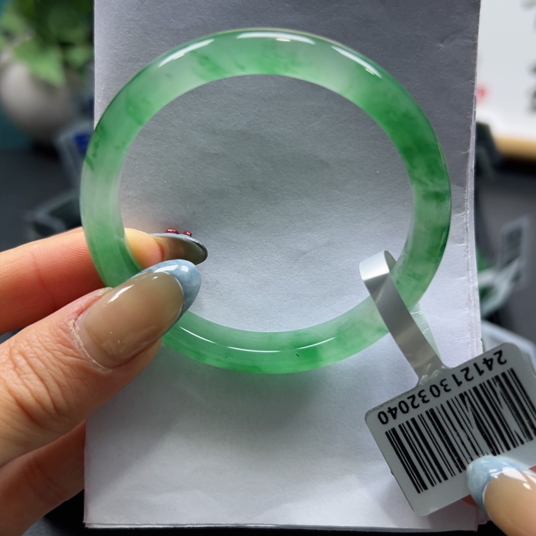 石英质玉手镯未镶嵌50-51