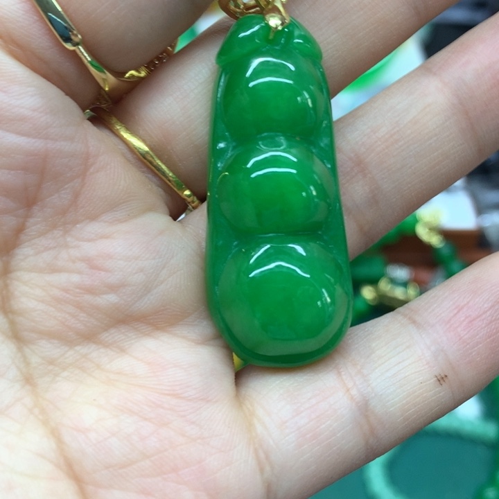 颈饰未镶嵌翡翠吊坠