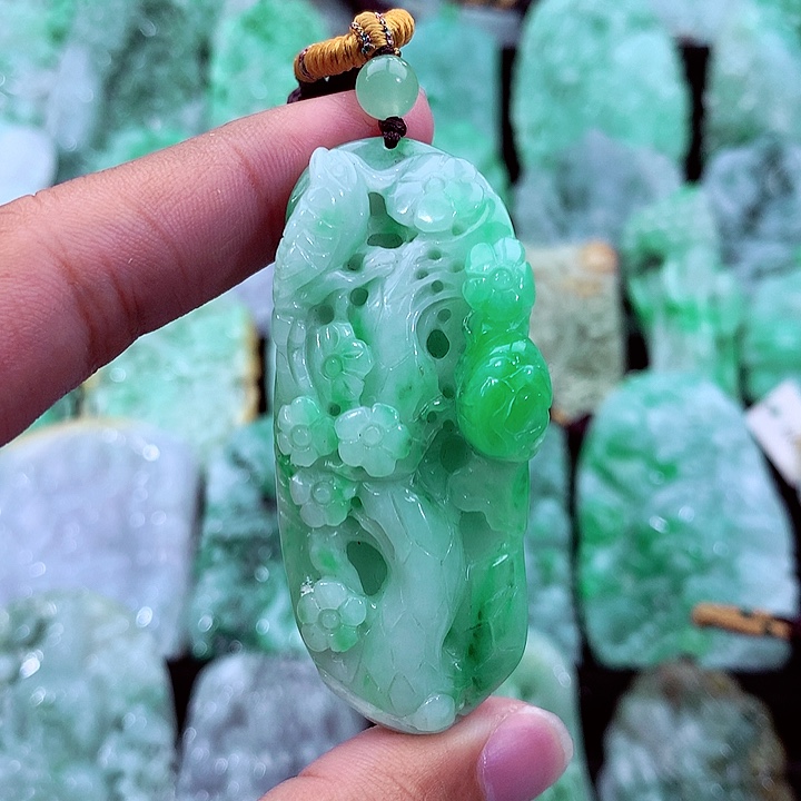 吊坠(不含链)未镶嵌翡翠