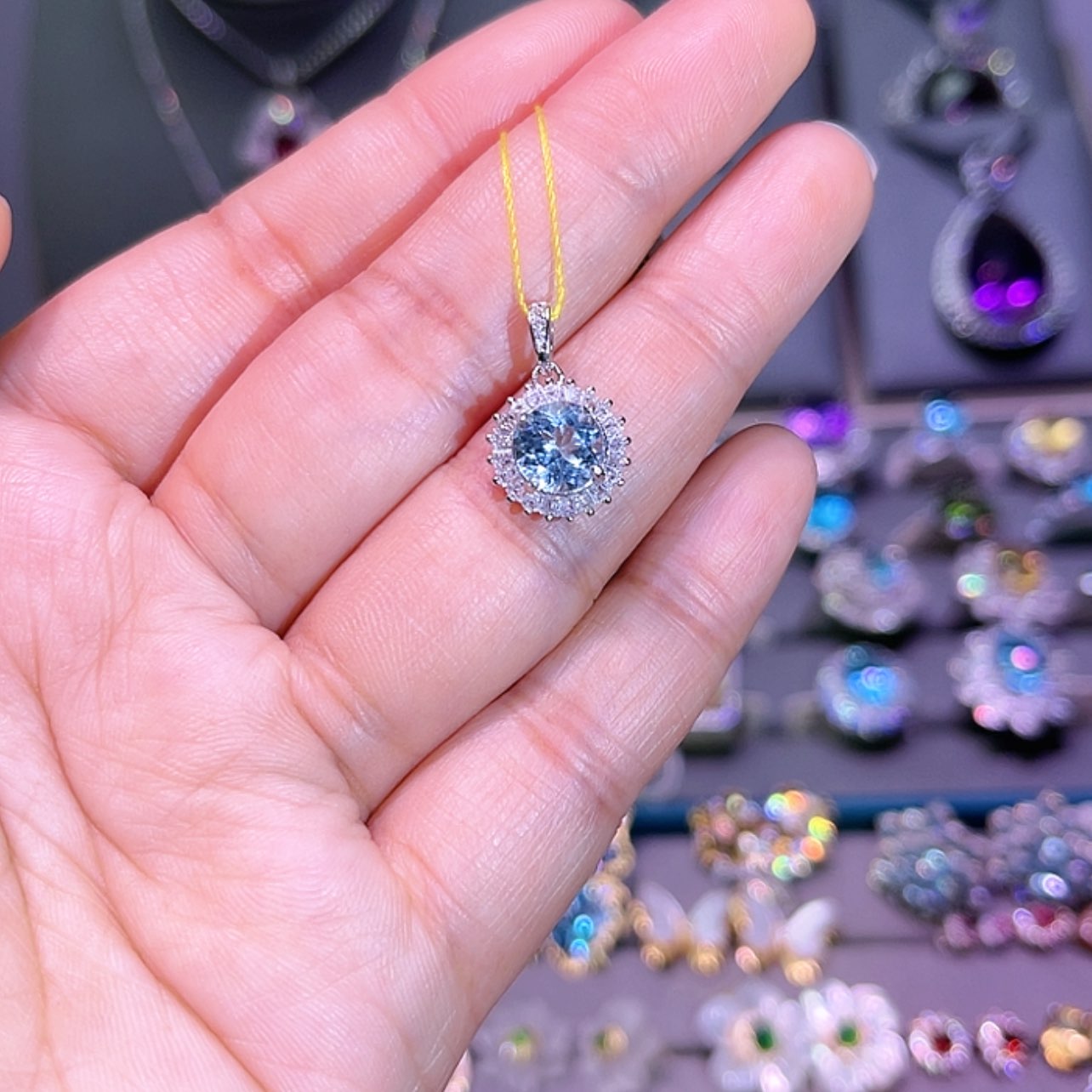 【闪购商品】托帕石吊坠(赠链)银S925镶嵌