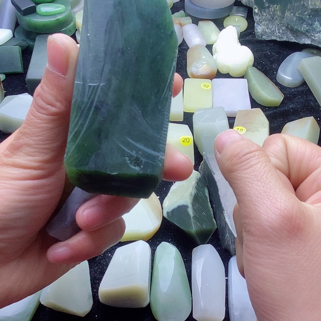 颈饰未镶嵌和田玉用****2