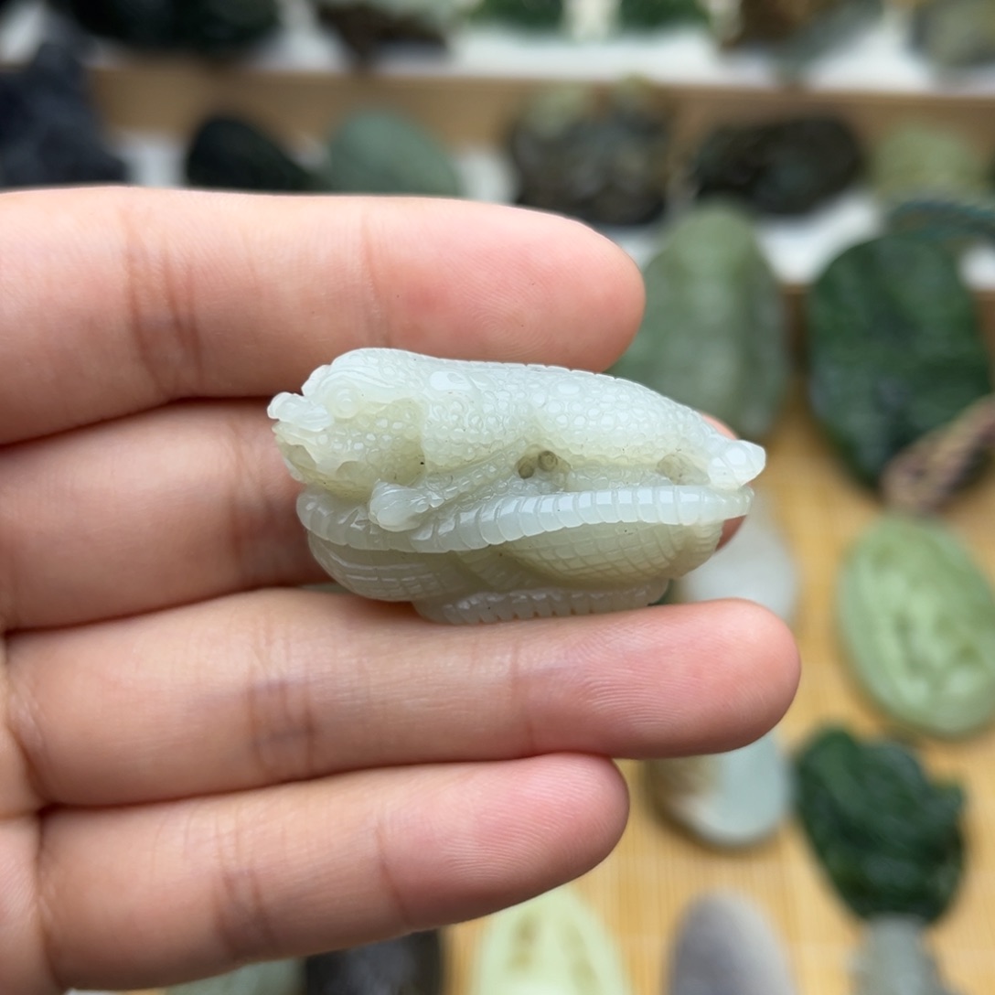 和田玉颈饰未镶嵌