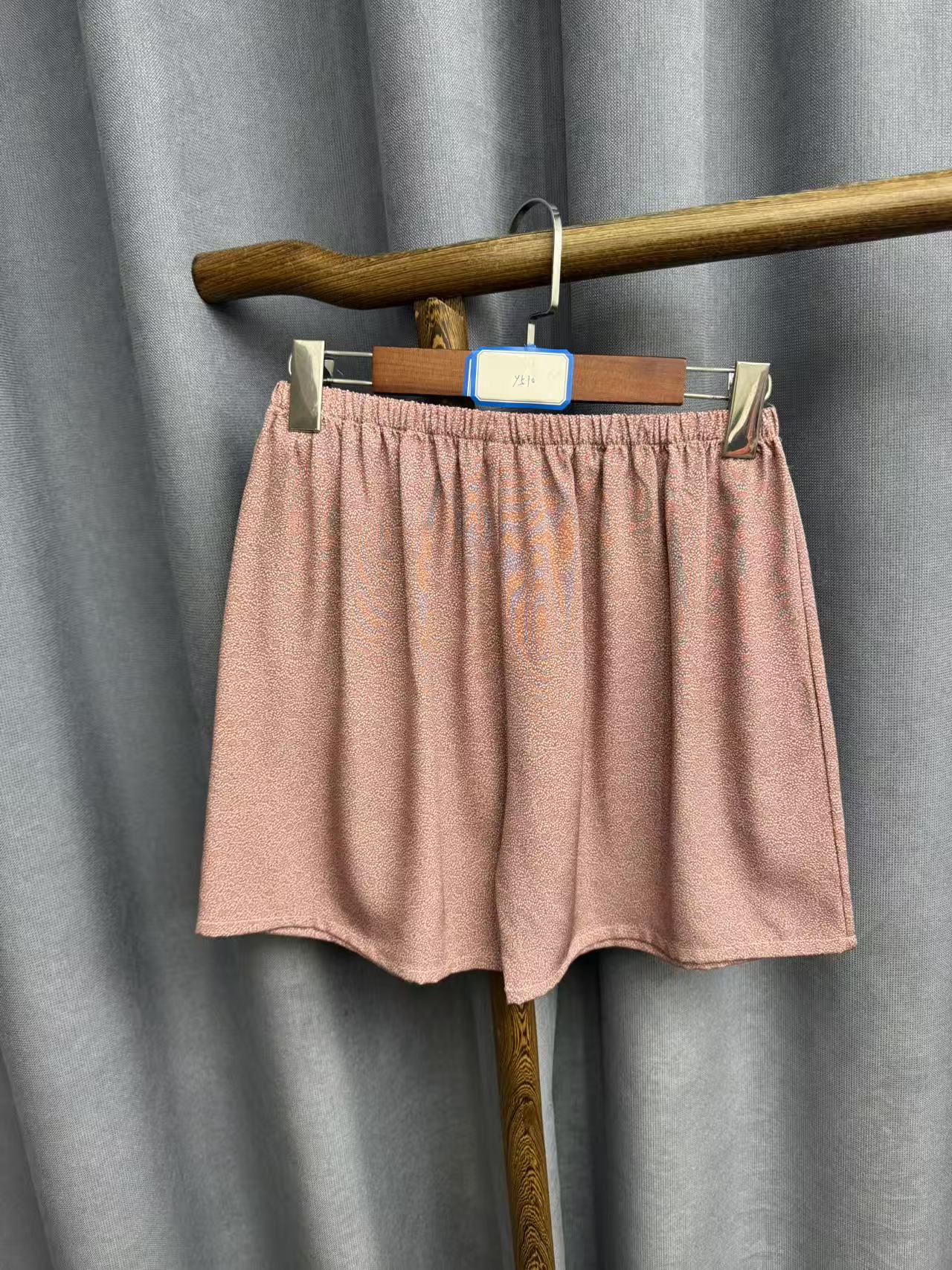 夏季新款时尚休闲桑蚕丝居家打底短裤Y510