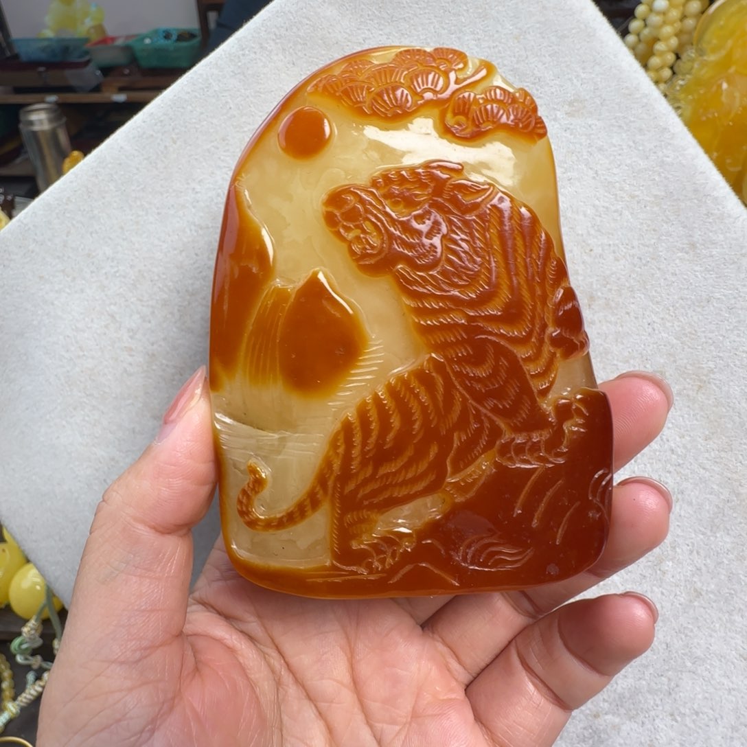 蜜蜡未镶嵌珠宝奇石