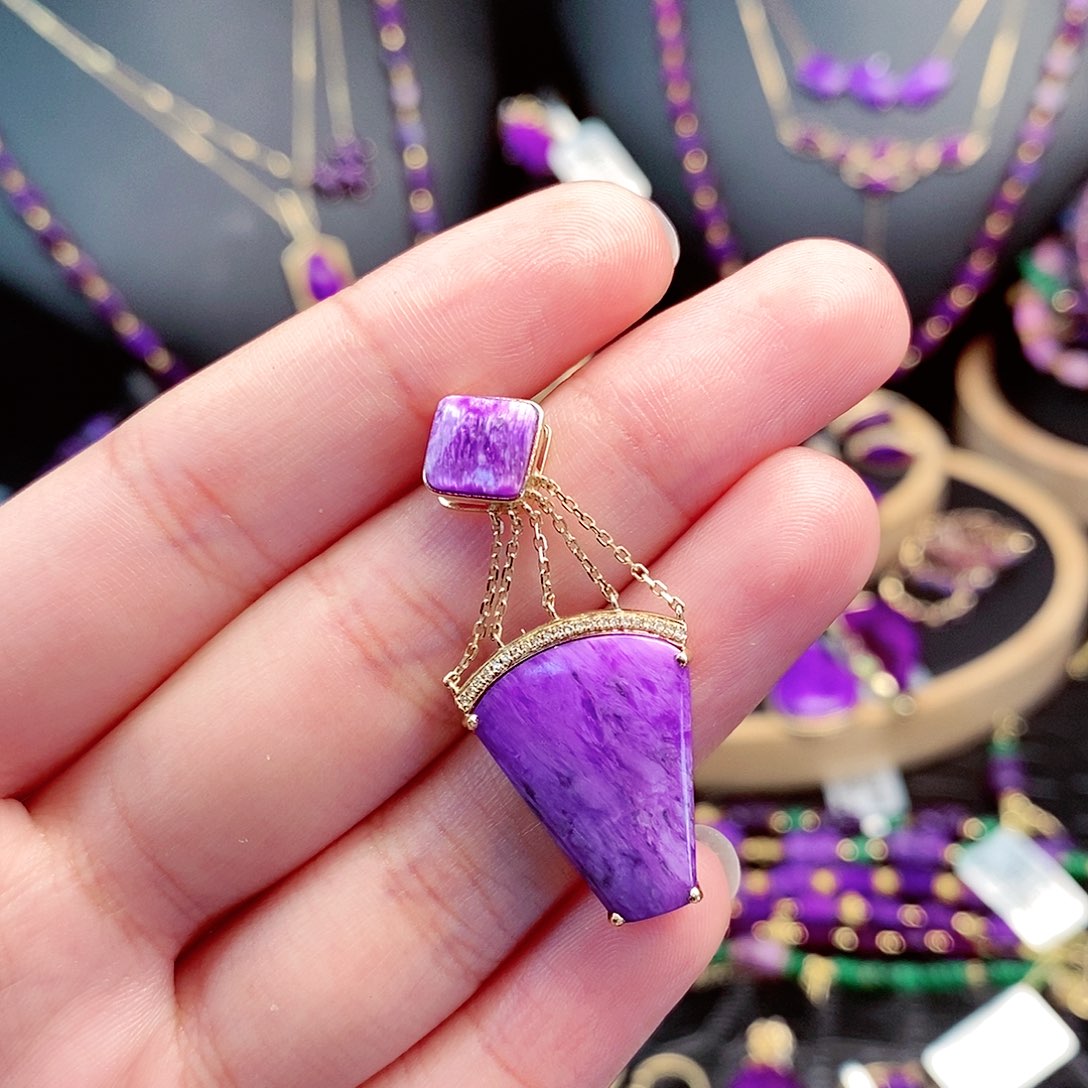 苏纪石（舒俱来）吊坠18K金镶嵌