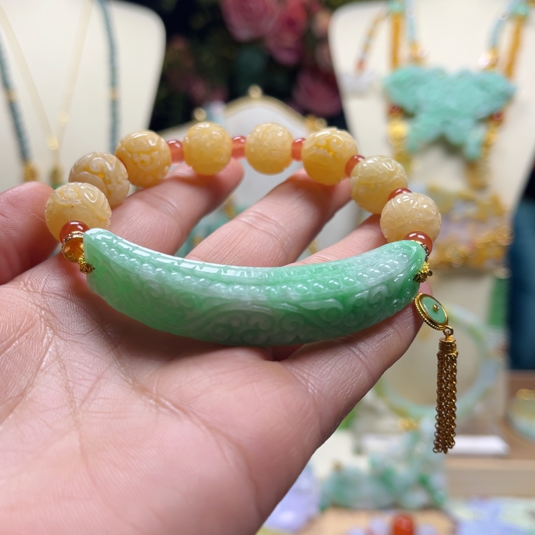 翡翠手链未镶嵌天然翡翠