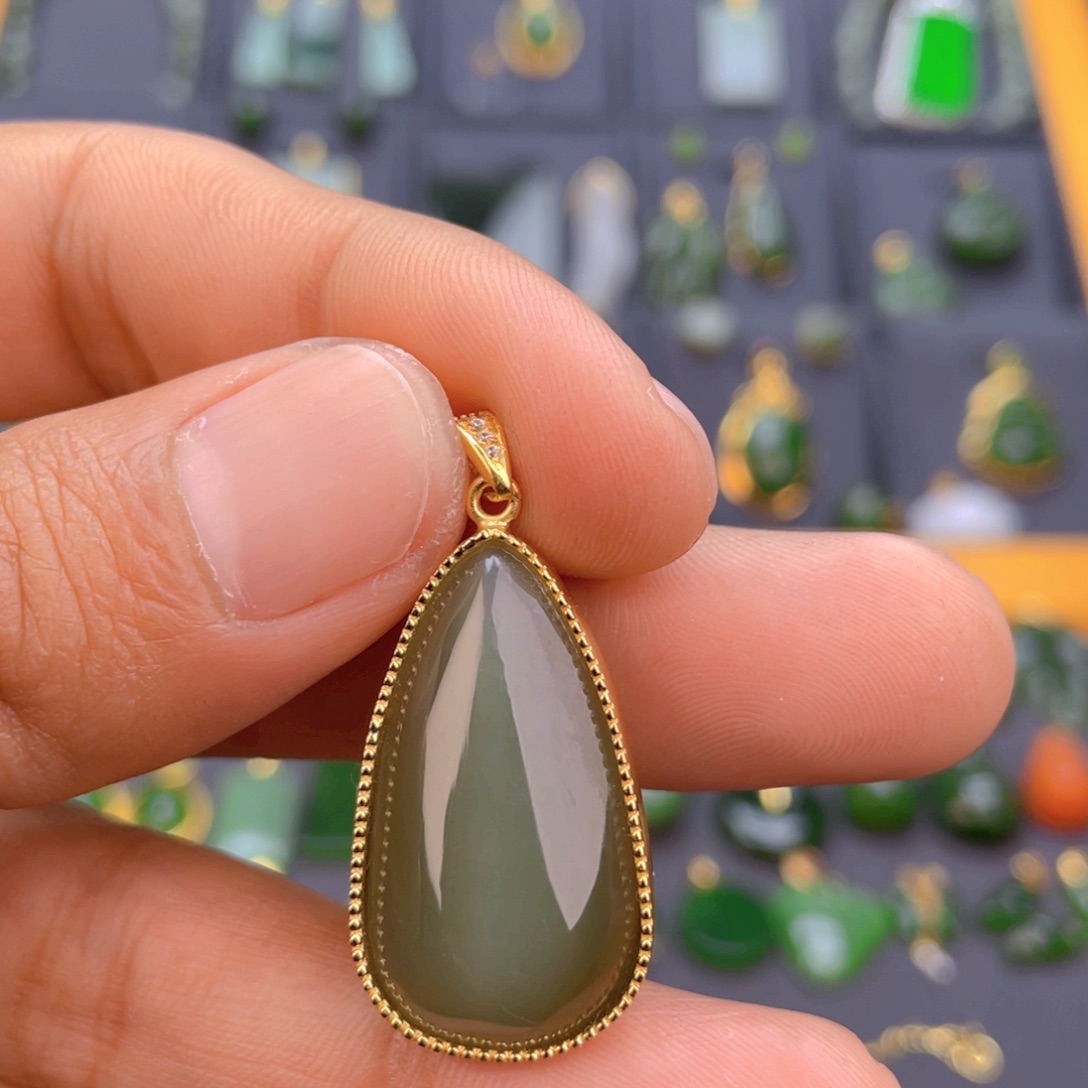 和田玉（糖玉）银S925镶嵌吊坠(不含链)水滴吊坠