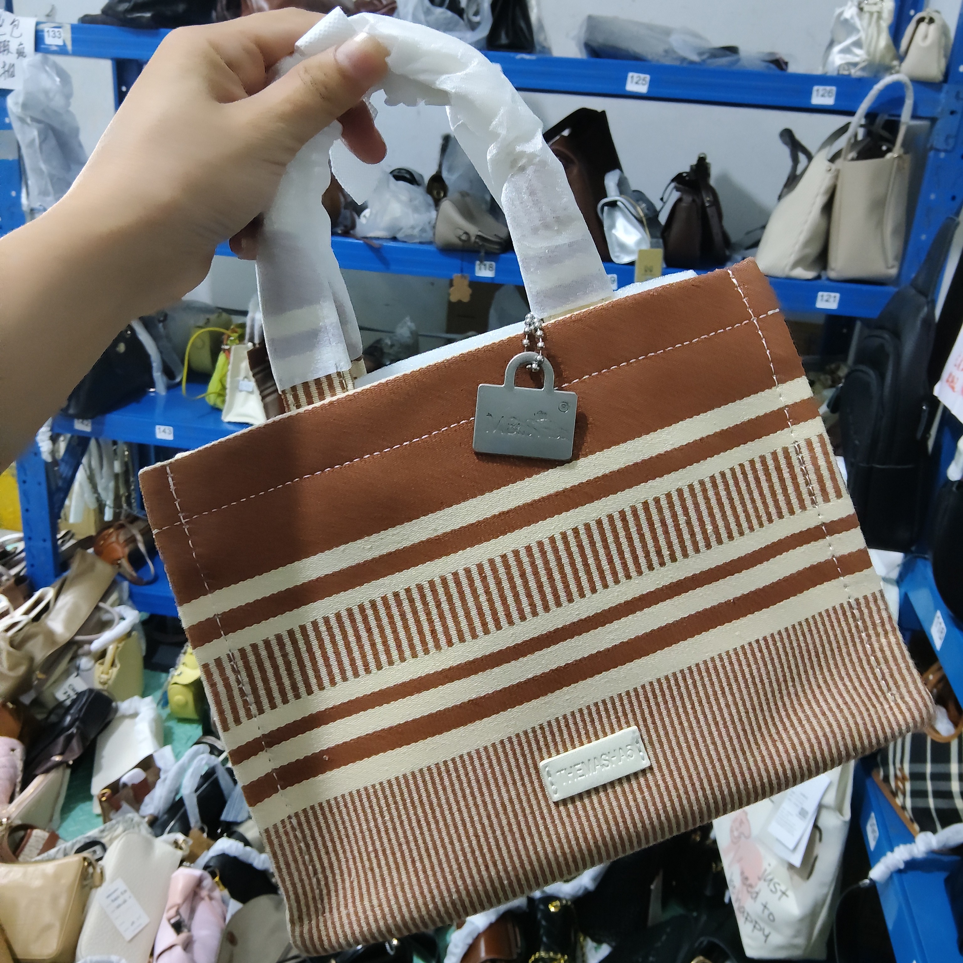 可折叠磁扣休闲女士三根条纹单肩包大托特手提式