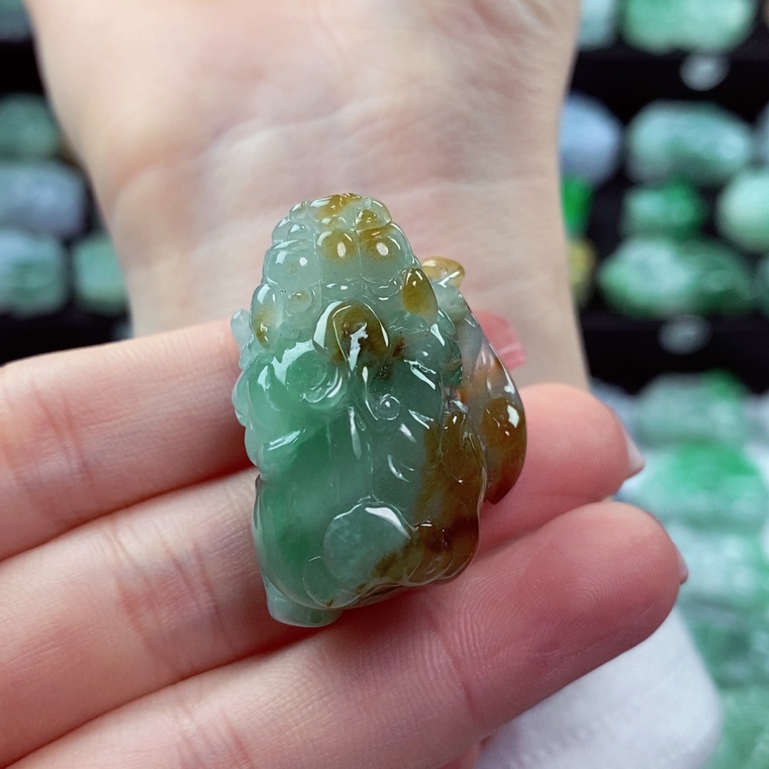 翡翠颈饰未镶嵌天然