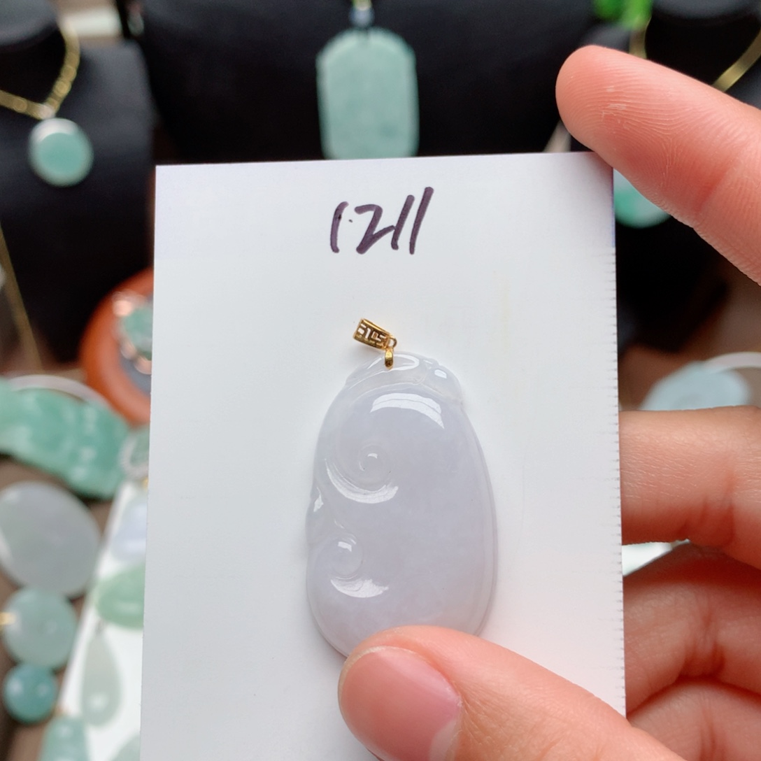 翡翠颈饰18K金镶嵌吊坠