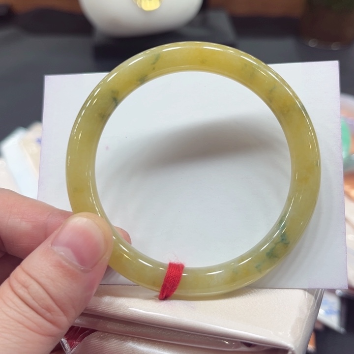 翡翠手镯未镶嵌53圆